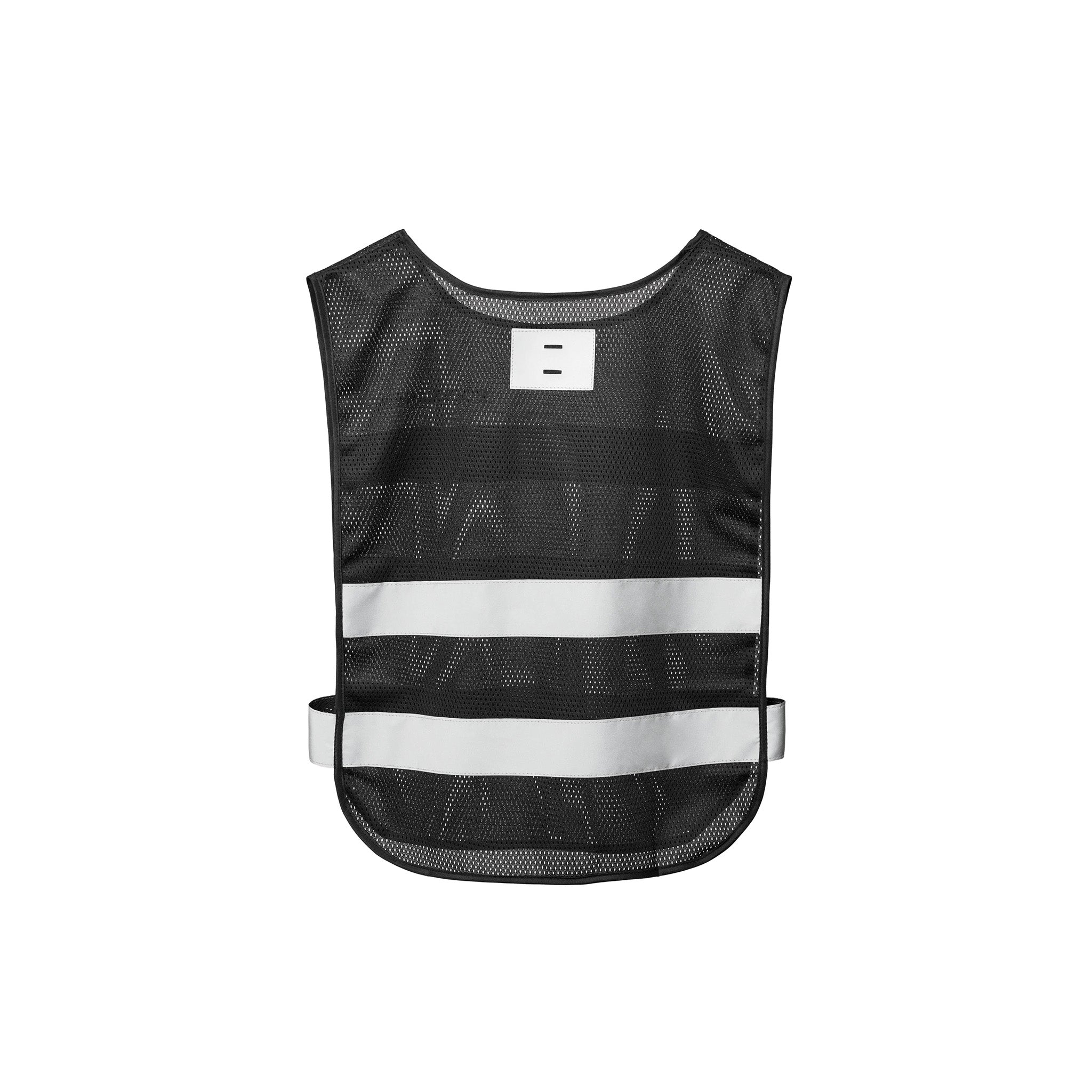 Stay visible with the Bookman Reflective Vest in black—sleek, lightweight, and CE-certified. Designed in Sweden with 360° reflective straps for running, cycling, and walking in low light.