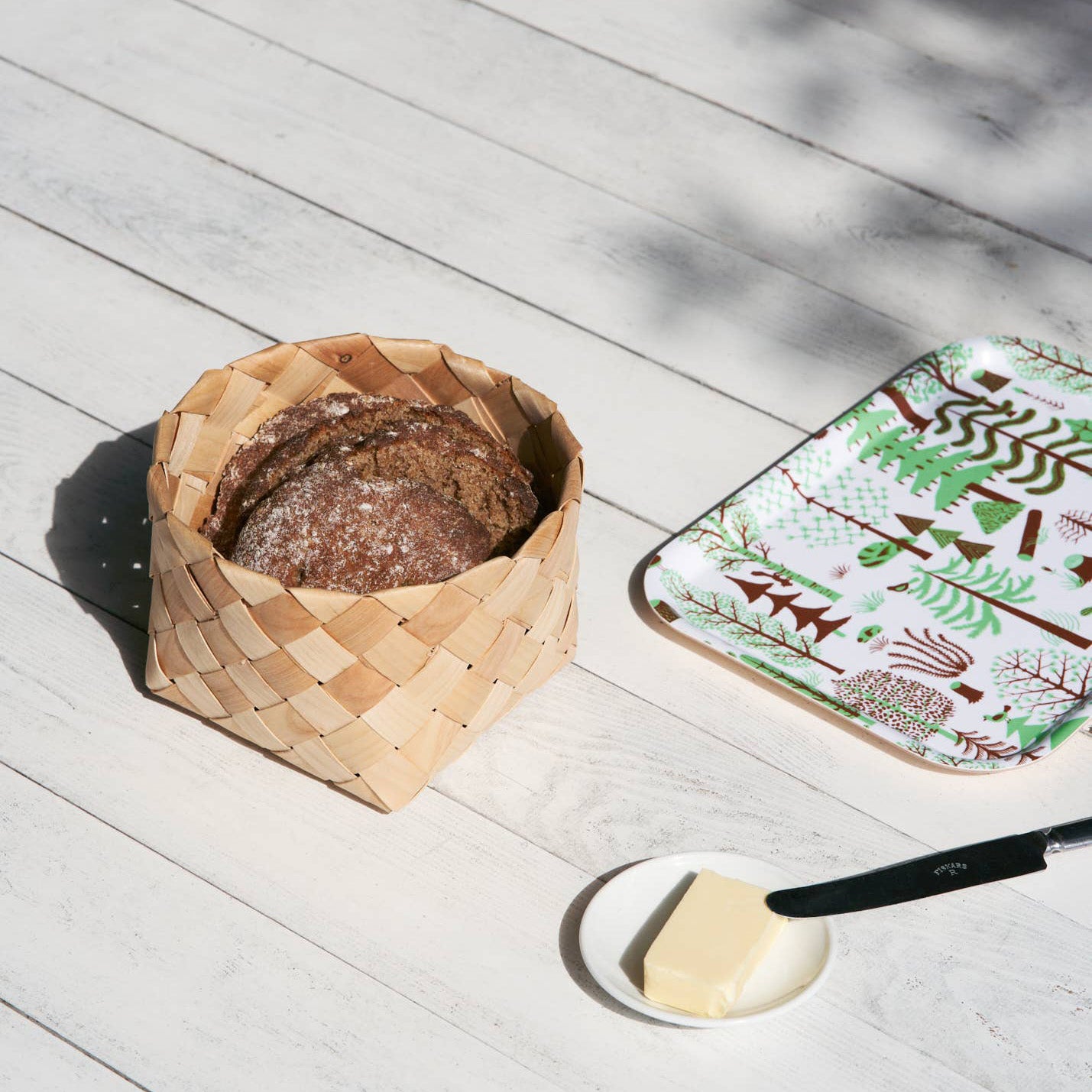 Metsä Tray with green Nordic forest pattern by Bjørn Rune Lie made from Scandinavian birch wood.
