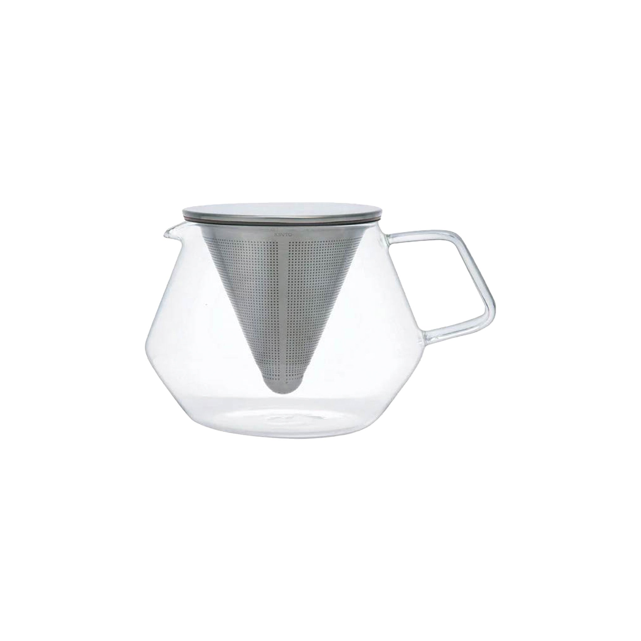 Kinto CARAT glass teapot with stainless steel conical filter, available in 600 ml and 850 ml sizes, shown brewing loose-leaf tea.