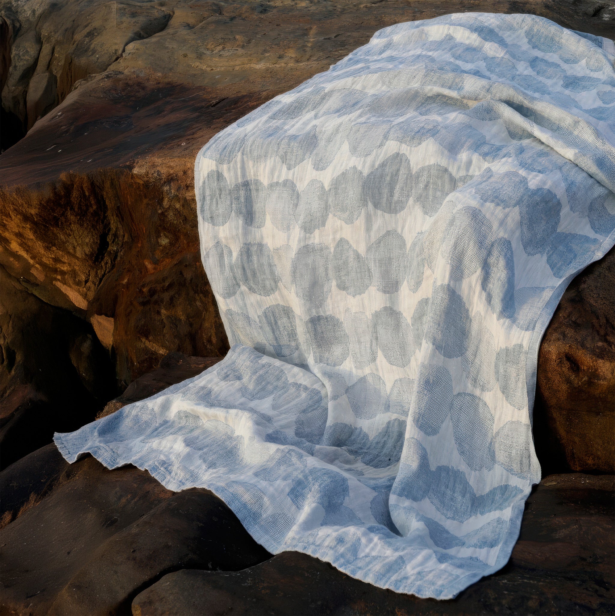 Lapuan Kankurit Sade extra-large linen towel designed by Aoi Yoshizawa with a soft rain-inspired striped pattern, woven in Finland from 100% washed linen.