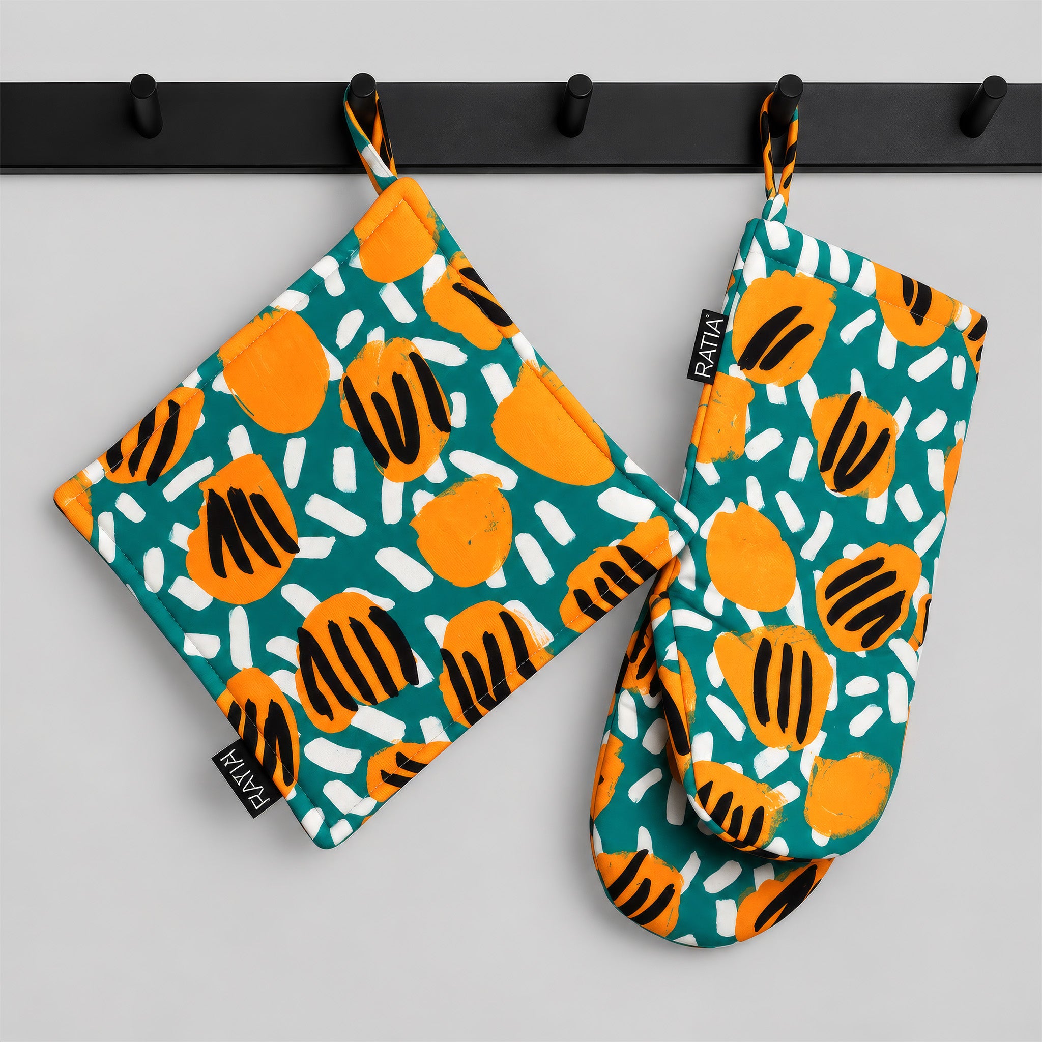 ratia-esikko-potholder-green-yellow-4.jpg