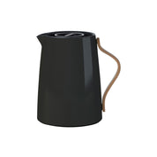 Stelton Emma Tea Vacuum Jug, 33.8 oz (1 L), in black lacquered steel with beechwood handle. Smart tea filter, thermal insert, part of the Emma line.